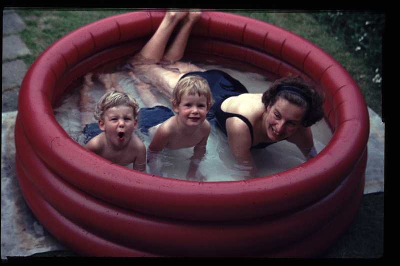 31.Delft aug 1966 Mama,Brigitte,Marion.JPG